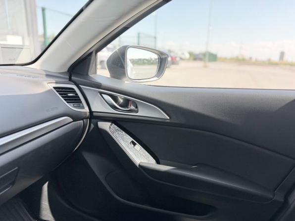 Mazda 3 III (BM) Рестайлинг с пробегом 2017 года, цена 1 600 000 рублей, 207512 км, седан, Автокод Объявления