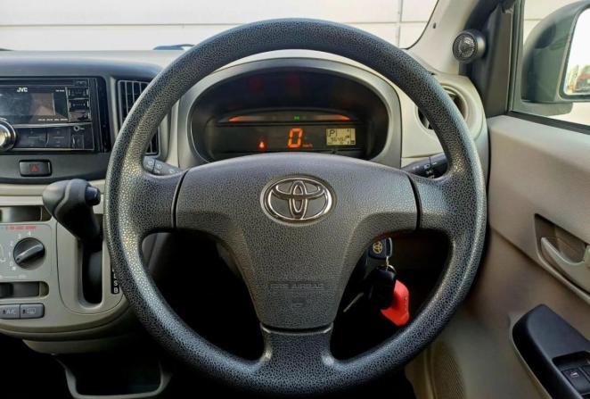 Toyota Pixis Epoch I с пробегом 2015 года, цена 650 000 рублей, 96482 км, хэтчбек, Автокод Объявления