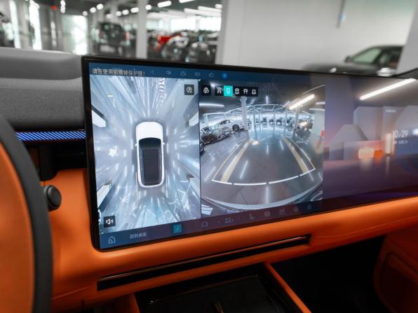 Lynk &amp; Co 900 с пробегом 2026 года, цена 7 775 000 рублей, 50 км, внедорожник, Автокод Объявления