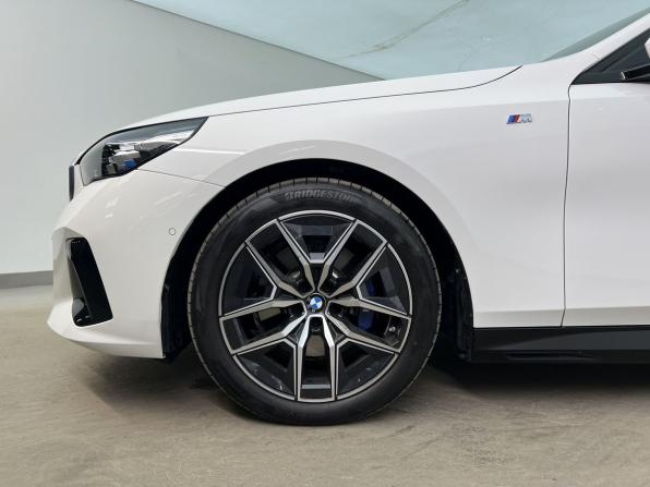 BMW 5 серии VIII (G60/G61/G68) с пробегом 2025 года, цена 9 250 000 рублей, 4526 км, седан, Автокод Объявления