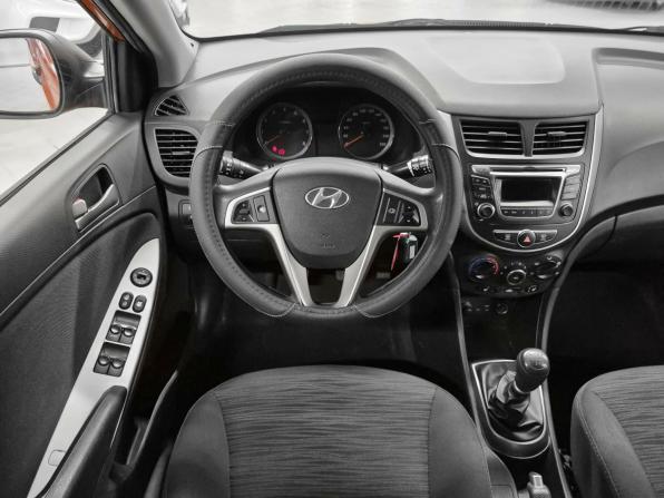 Hyundai Solaris I Рестайлинг с пробегом 2015 года, цена 829 000 рублей, 142966 км, седан, Автокод Объявления