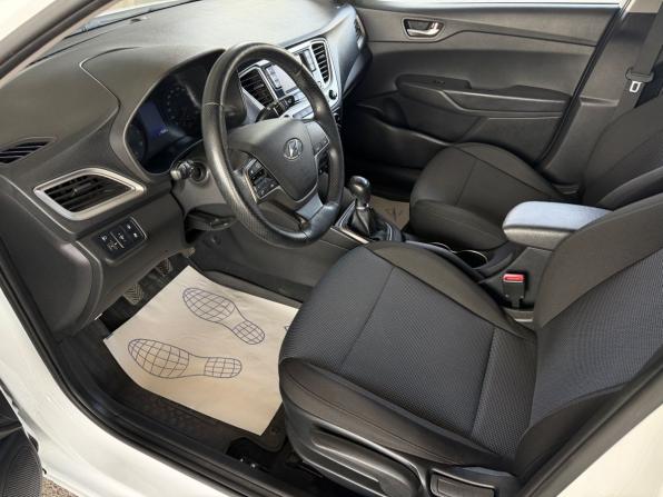 Hyundai Solaris II Рестайлинг с пробегом 2021 года, цена 1 369 000 рублей, 117488 км, седан, Автокод Объявления