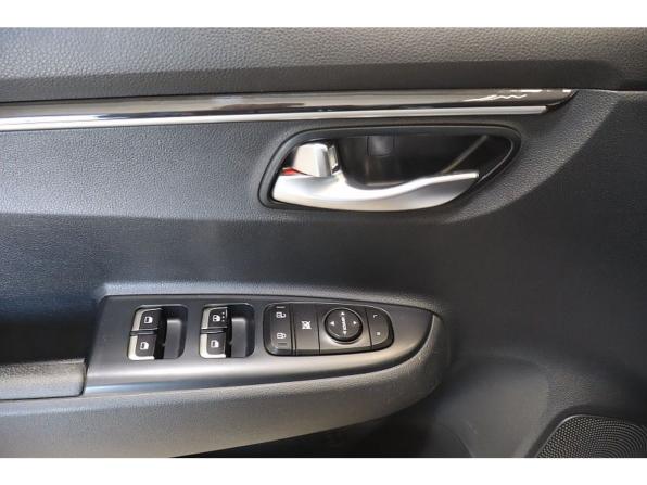 Kia Rio IV с пробегом 2018 года, цена 1 358 000 рублей, 105874 км, хэтчбек, Автокод Объявления