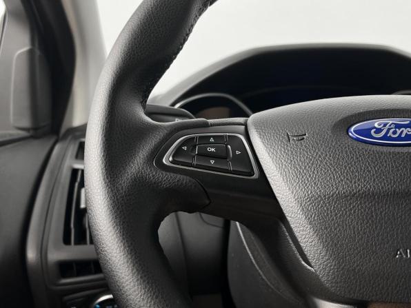 Ford Focus III с пробегом 2015 года, цена 985 000 рублей, 109050 км, хэтчбек, Автокод Объявления