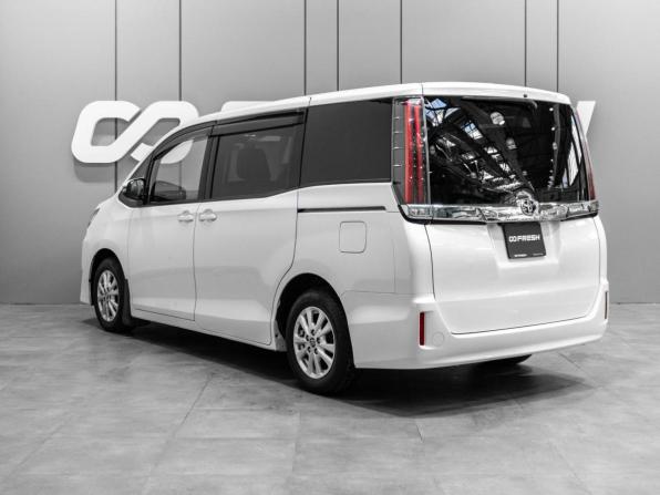 Toyota Noah III (R80) Рестайлинг с пробегом 2018 года, цена 2 550 000 рублей, 64392 км, минивэн, Автокод Объявления