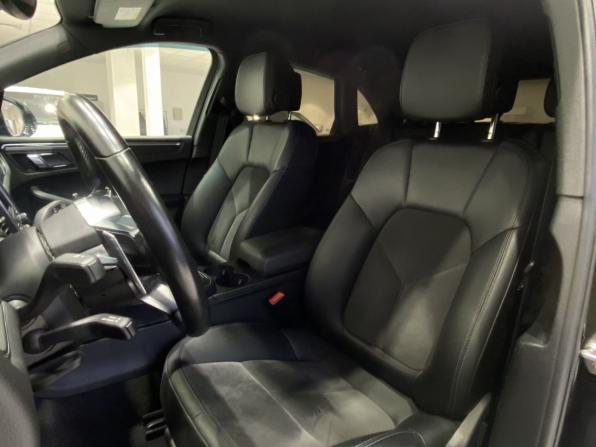 Porsche Macan I Рестайлинг с пробегом 2018 года, цена 3 329 900 рублей, 158000 км, внедорожник, Автокод Объявления