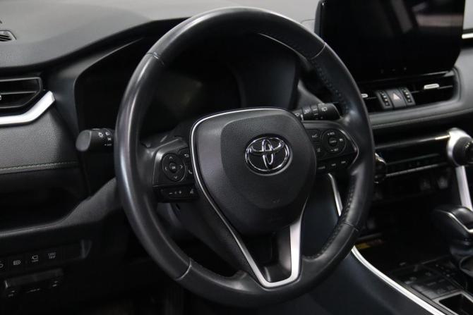 Toyota RAV4 V (XA50) с пробегом 2023 года, цена 3 795 950 рублей, 29864 км, внедорожник, Автокод Объявления