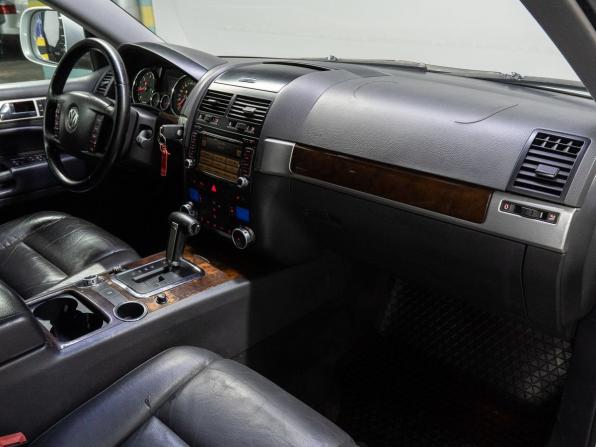 Volkswagen Touareg I Рестайлинг с пробегом 2008 года, цена 999 000 рублей, 272603 км, внедорожник, Автокод Объявления