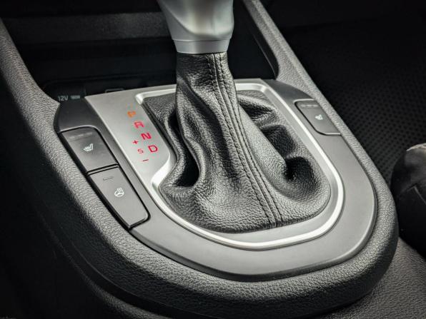 Kia Cerato IV Рестайлинг с пробегом 2022 года, цена 2 299 500 рублей, 42800 км, седан, Автокод Объявления