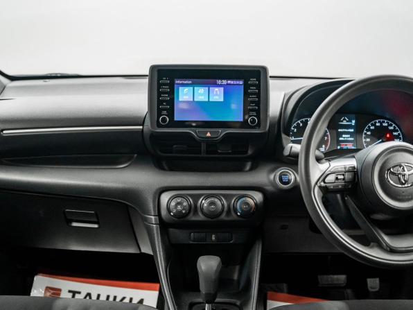 Toyota Yaris IV с пробегом 2020 года, цена 1 075 000 рублей, 56689 км, хэтчбек, Автокод Объявления