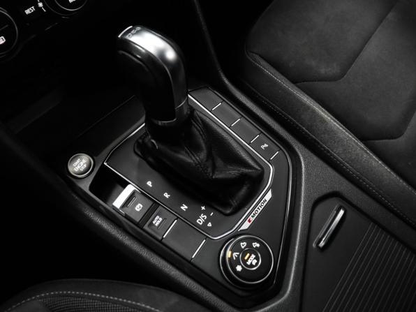 Volkswagen Tiguan II с пробегом 2018 года, цена 2 489 000 рублей, 137420 км, внедорожник, Автокод Объявления