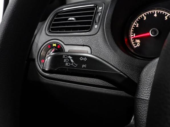 Volkswagen Polo V Рестайлинг с пробегом 2016 года, цена 999 000 рублей, 175991 км, седан, Автокод Объявления
