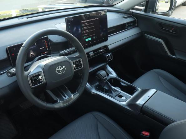 Toyota RAV4 VI (XA60) с пробегом 2026 года, цена 4 220 000 рублей, 10 км, внедорожник, Автокод Объявления