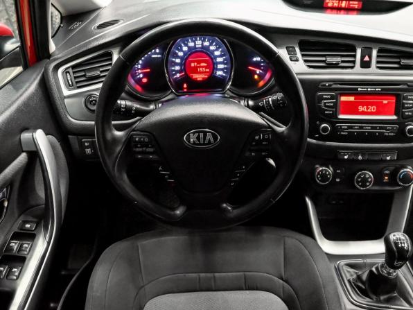 Kia Ceed II с пробегом 2013 года, цена 850 000 рублей, 238650 км, хэтчбек, Автокод Объявления