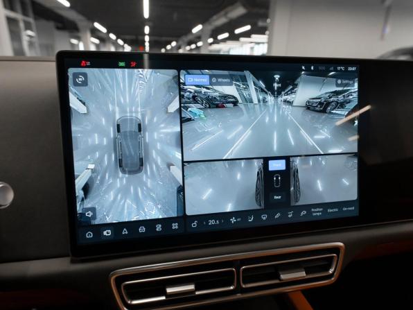 Li Auto (Lixiang) L7 I Рестайлинг с пробегом 2025 года, цена 8 300 000 рублей, 50 км, внедорожник, Автокод Объявления
