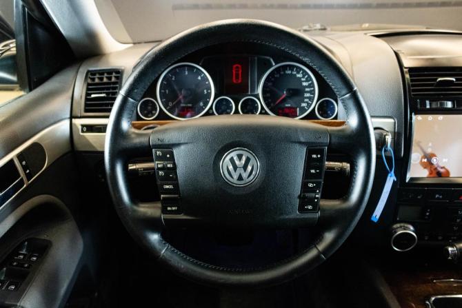 Volkswagen Touareg I Рестайлинг с пробегом 2008 года, цена 1 208 000 рублей, 280341 км, внедорожник, Автокод Объявления