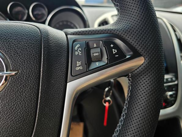 Opel Astra J Рестайлинг с пробегом 2012 года, цена 700 000 рублей, 89000 км, хэтчбек, Автокод Объявления