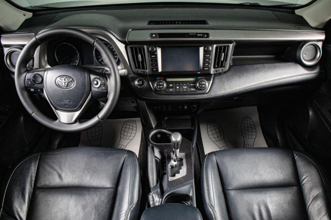 Toyota RAV4 IV (XA40) Рестайлинг с пробегом 2017 года, цена 2 659 000 рублей, 115000 км, внедорожник, Автокод Объявления