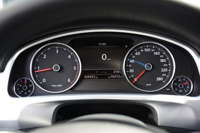 Volkswagen Touareg II Рестайлинг с пробегом 2015 года, цена 2 890 000 рублей, 239463 км, внедорожник, Автокод Объявления