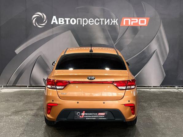 Kia Rio IV с пробегом 2017 года, цена 1 315 000 рублей, 89419 км, седан, Автокод Объявления