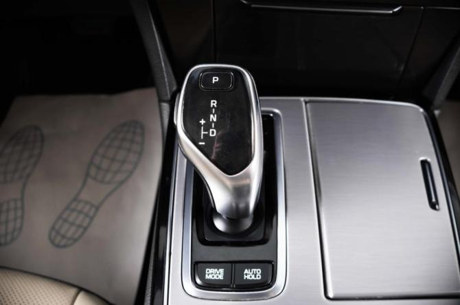 Hyundai Equus II Рестайлинг с пробегом 2014 года, цена 1 949 000 рублей, 140000 км, седан, Автокод Объявления