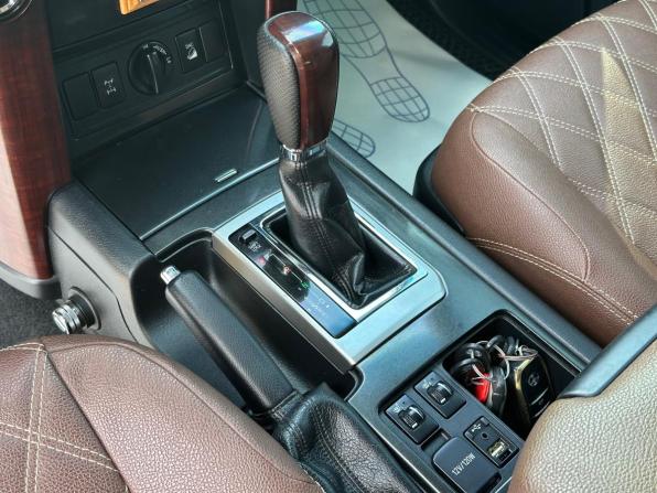 Toyota Land Cruiser Prado 150 Series Рестайлинг 1 с пробегом 2014 года, цена 3 550 000 рублей, 221100 км, внедорожник, Автокод Объявления