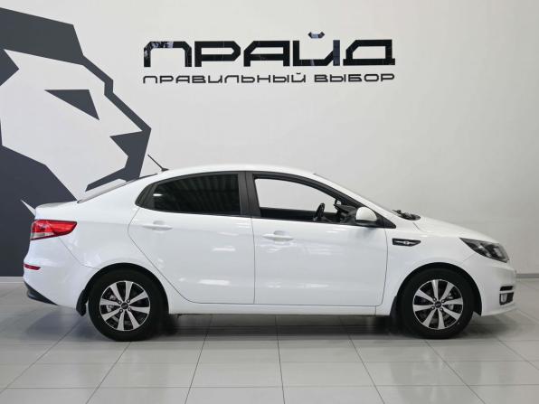 Kia Rio III Рестайлинг с пробегом 2015 года, цена 929 900 рублей, 197000 км, седан, Автокод Объявления