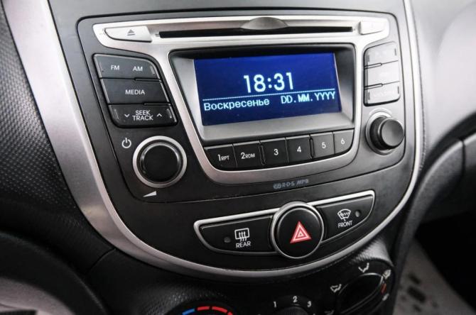 Hyundai Solaris I Рестайлинг с пробегом 2014 года, цена 1 049 000 рублей, 112400 км, седан, Автокод Объявления