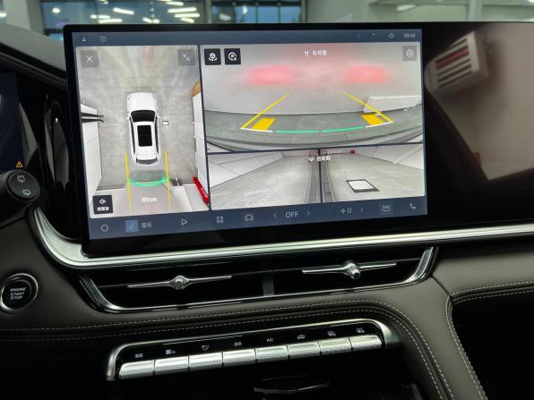 Geely Monjaro I Рестайлинг 2 с пробегом 2025 года, цена 3 900 000 рублей, 2800 км, внедорожник, Автокод Объявления