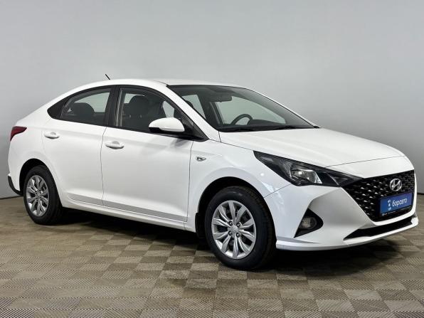 Hyundai Solaris II Рестайлинг с пробегом 2021 года, цена 1 699 000 рублей, 100087 км, седан, Автокод Объявления