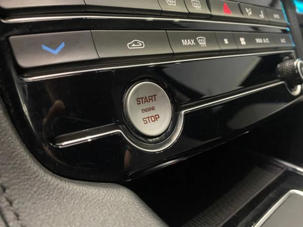 Jaguar F-Pace I с пробегом 2019 года, цена 2 059 000 рублей, 211353 км, внедорожник, Автокод Объявления