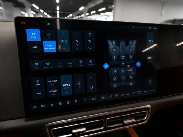 Li Auto (Lixiang) L7 I Рестайлинг с пробегом 2025 года, цена 8 300 000 рублей, 50 км, внедорожник, Автокод Объявления