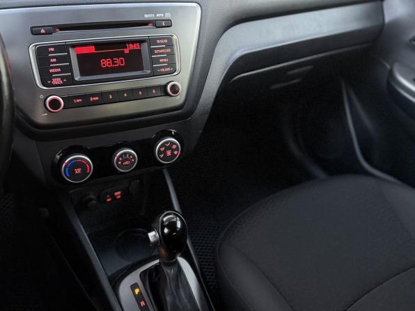 Kia Rio III Рестайлинг с пробегом 2016 года, цена 1 255 000 рублей, 75253 км, хэтчбек, Автокод Объявления