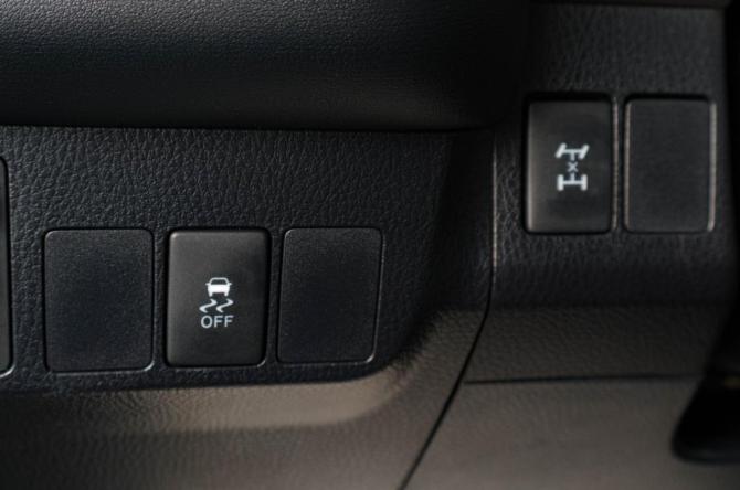 Toyota RAV4 IV (XA40) с пробегом 2015 года, цена 2 239 000 рублей, 131000 км, внедорожник, Автокод Объявления