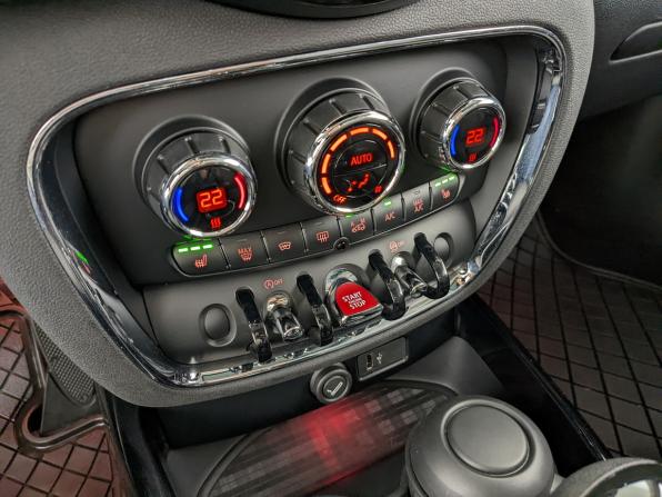 Mini Clubman II Рестайлинг с пробегом 2021 года, цена 3 030 000 рублей, 35918 км, универсал, Автокод Объявления