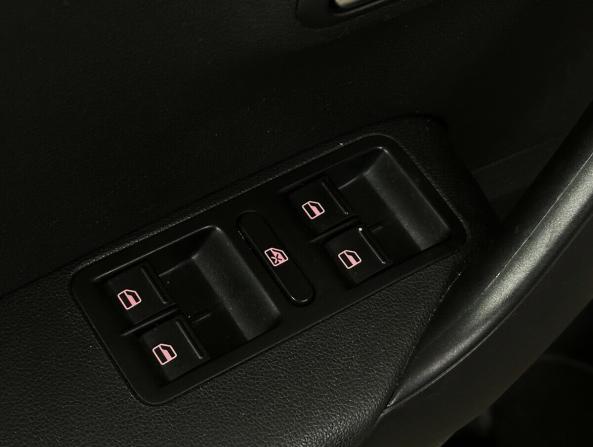 Volkswagen Polo V Рестайлинг с пробегом 2019 года, цена 1 300 000 рублей, 113806 км, седан, Автокод Объявления