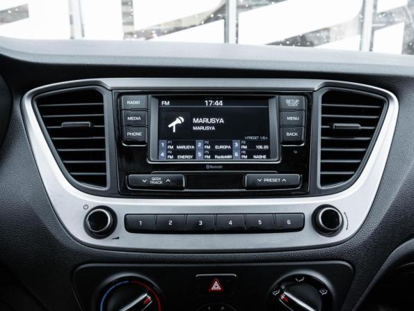 Hyundai Solaris II с пробегом 2018 года, цена 1 184 000 рублей, 179206 км, седан, Автокод Объявления