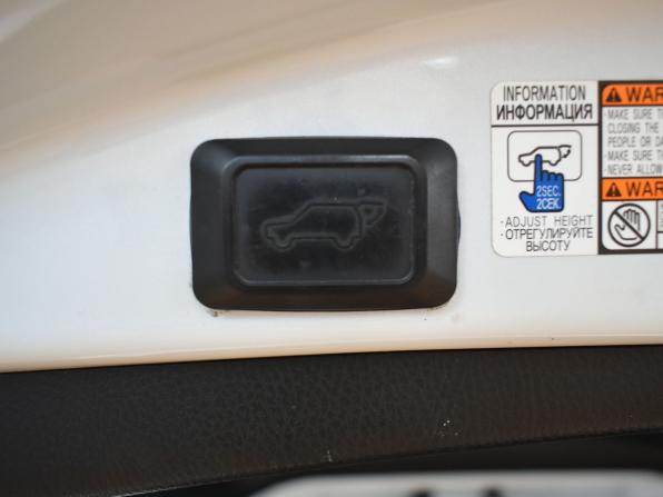 Toyota RAV4 IV (XA40) Рестайлинг с пробегом 2018 года, цена 2 435 000 рублей, 155500 км, внедорожник, Автокод Объявления