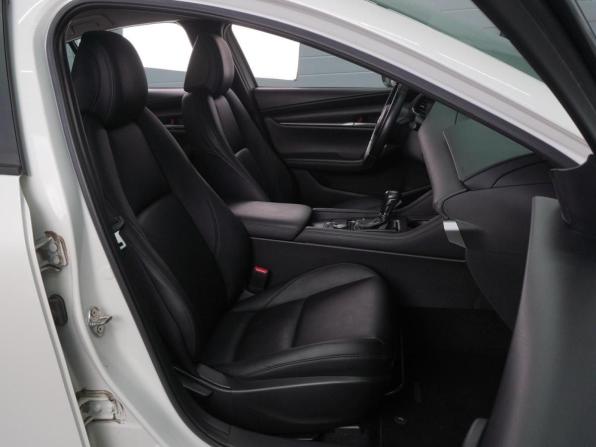 Mazda 3 IV (BP) с пробегом 2020 года, цена 2 229 000 рублей, 47301 км, седан, Автокод Объявления