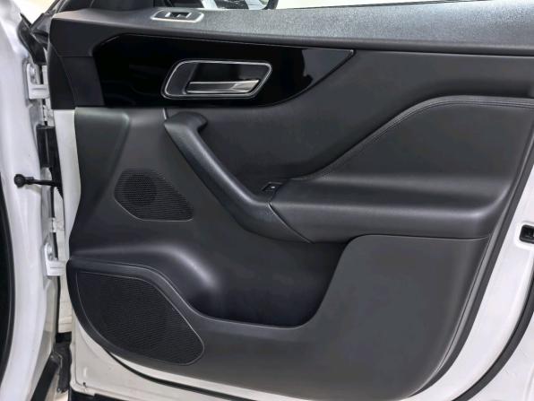 Jaguar F-Pace I с пробегом 2016 года, цена 2 380 000 рублей, 145000 км, внедорожник, Автокод Объявления
