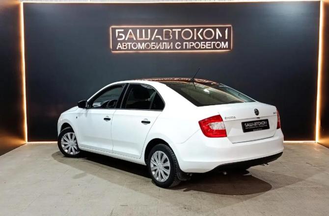 Skoda Rapid I с пробегом 2016 года, цена 949 000 рублей, 131437 км, лифтбек, Автокод Объявления