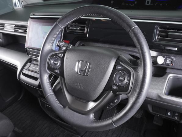 Honda Stepwgn V Рестайлинг с пробегом 2021 года, цена 2 630 000 рублей, 58773 км, минивэн, Автокод Объявления