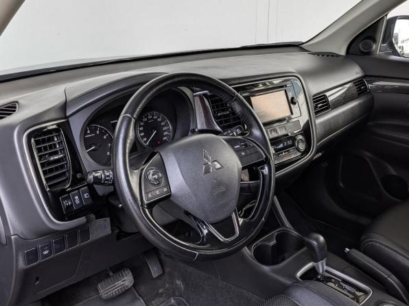 Mitsubishi Outlander III Рестайлинг 2 с пробегом 2016 года, цена 2 045 000 рублей, 85902 км, внедорожник, Автокод Объявления