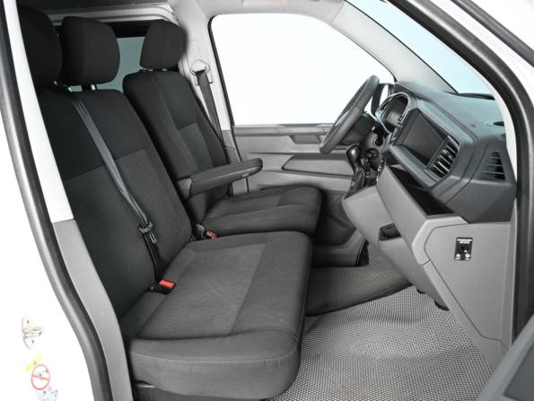 Volkswagen Transporter T6 Рестайлинг с пробегом 2020 года, цена 4 399 000 рублей, 117282 км, минивэн, Автокод Объявления