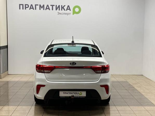 Kia Rio IV с пробегом 2018 года, цена 899 000 рублей, 215000 км, седан, Автокод Объявления