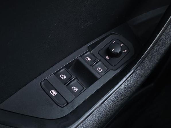 Skoda Karoq I с пробегом 2021 года, цена 1 847 000 рублей, 154044 км, внедорожник, Автокод Объявления