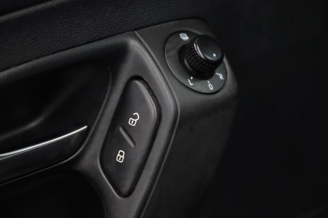 Volkswagen Polo V Рестайлинг с пробегом 2015 года, цена 935 170 рублей, 161324 км, седан, Автокод Объявления
