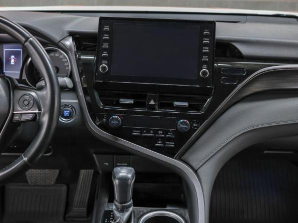 Toyota Camry VIII (XV70) Рестайлинг с пробегом 2021 года, цена 2 798 000 рублей, 137556 км, седан, Автокод Объявления