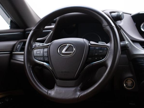 Lexus ES VII с пробегом 2020 года, цена 3 597 000 рублей, 82058 км, седан, Автокод Объявления