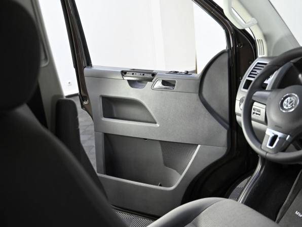 Volkswagen Caravelle T5 Рестайлинг с пробегом 2013 года, цена 2 049 000 рублей, 178000 км, минивэн, Автокод Объявления